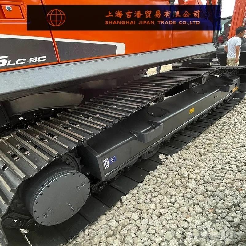 Doosan DX 225 Escavadeiras de esteiras