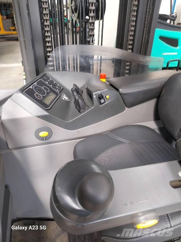 Mitsubishi RBM25N3 Empilhadores Elevadores