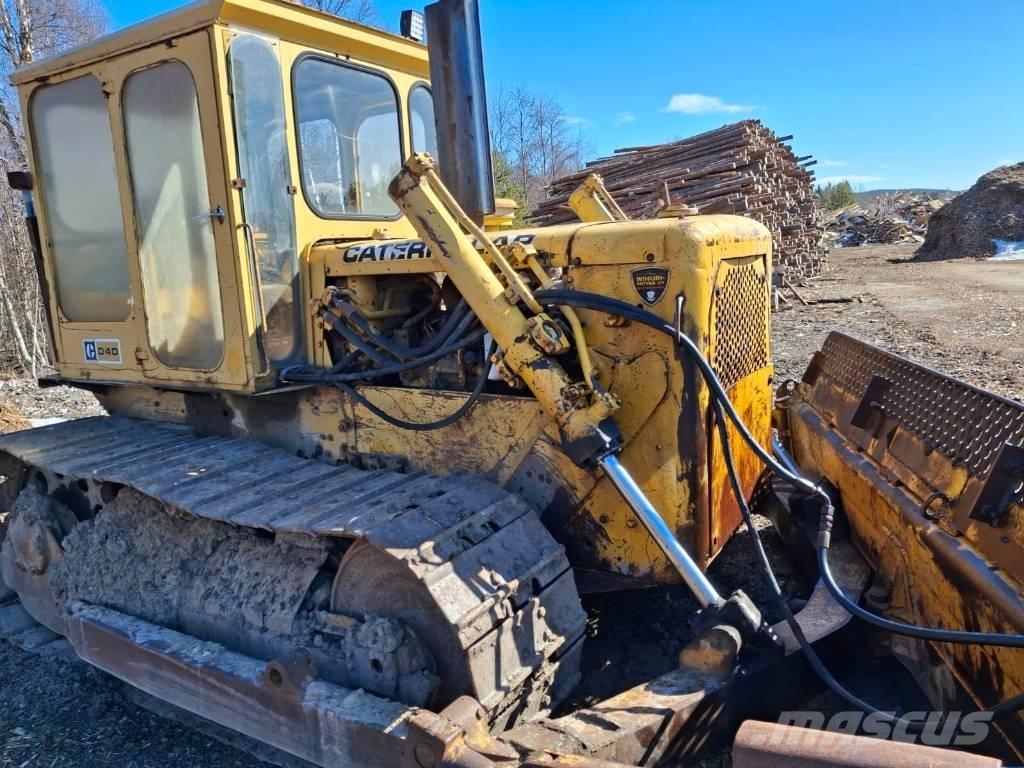 CAT D 4 D Dozers - Tratores rastos