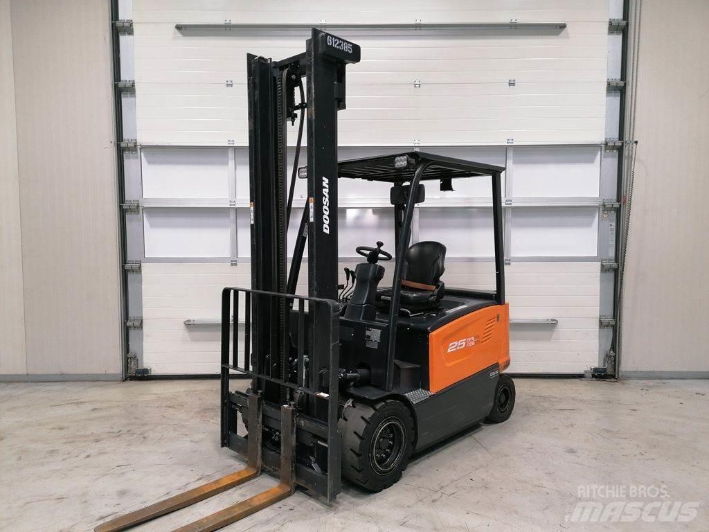 Doosan B25X-7 Empilhadores eléctricos