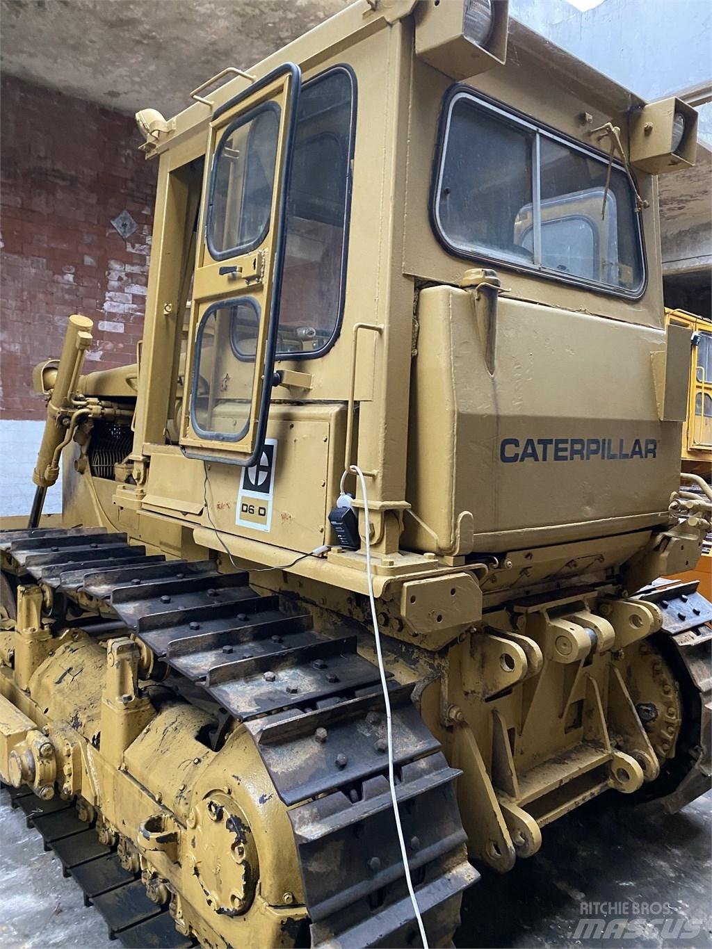 CAT D 6 D LGP Dozers - Tratores rastos