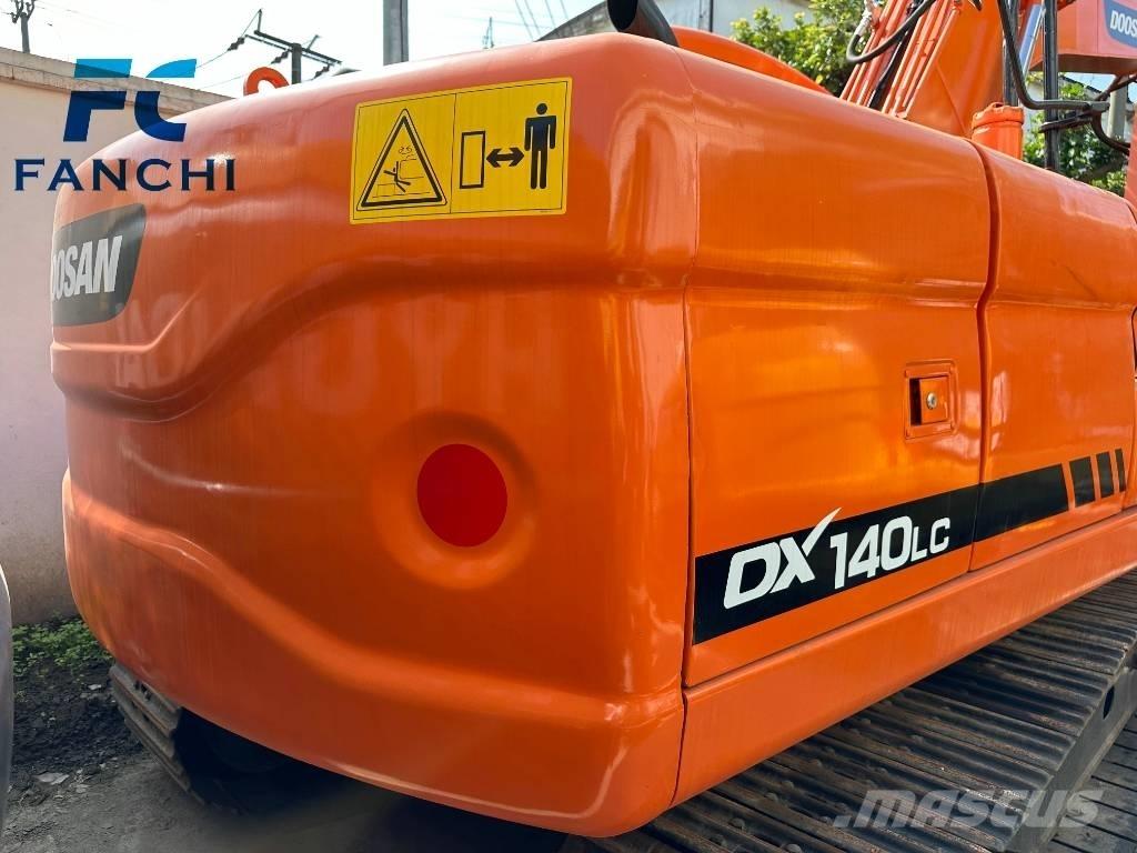 Doosan DX 140 LC Escavadoras de rodas