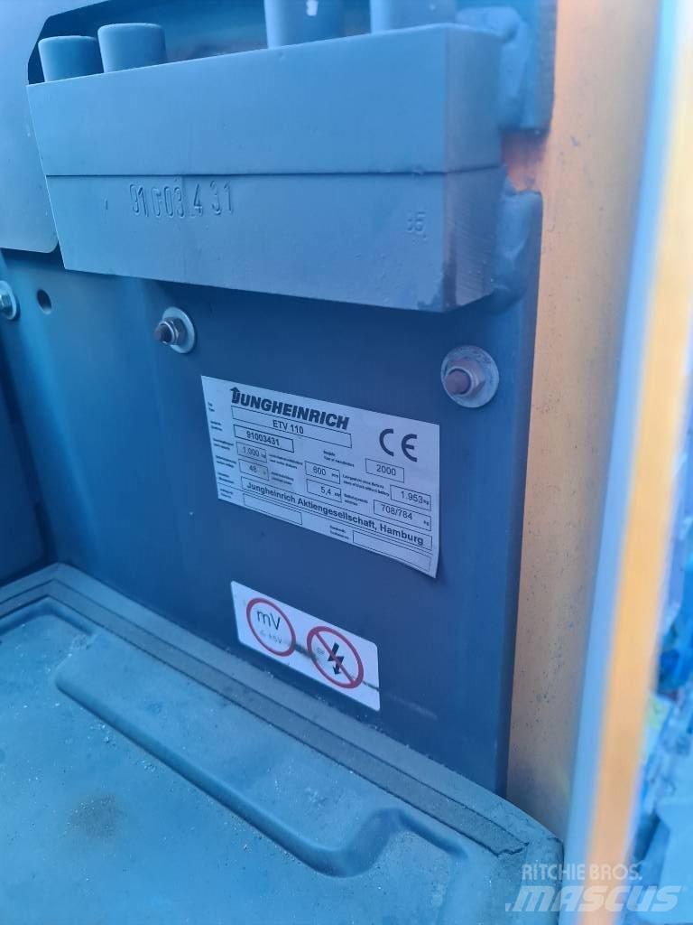 Jungheinrich ETV 110 Empilhadores Elevadores