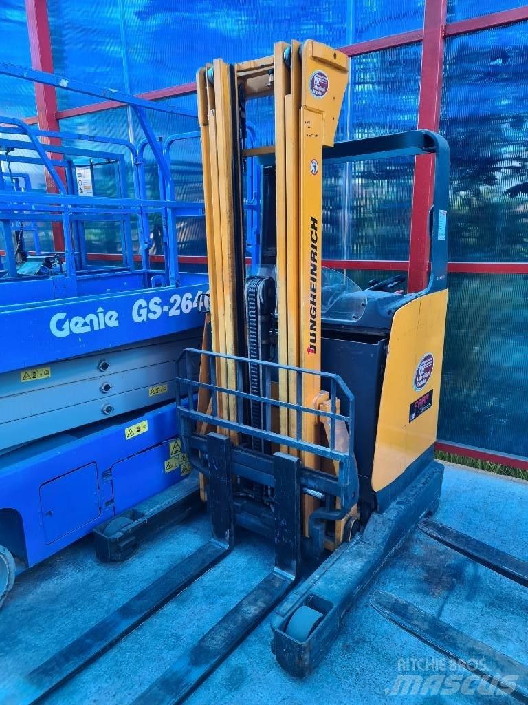 Jungheinrich ETV 110 Empilhadores Elevadores