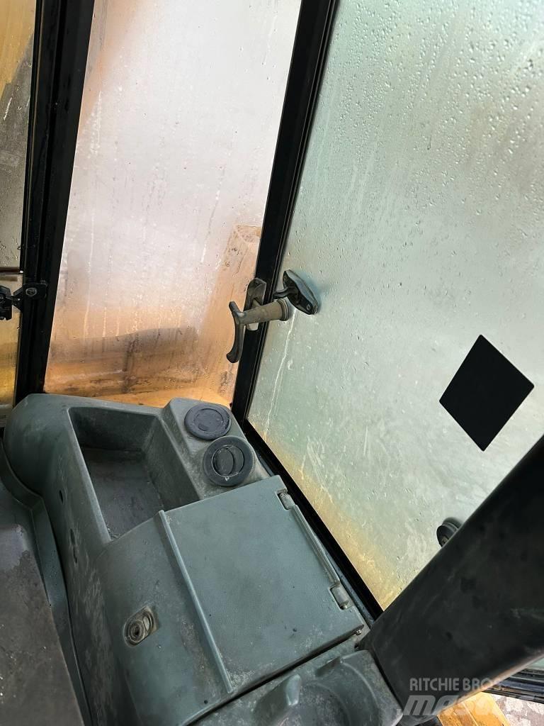 CAT 428D Retroescavadeiras
