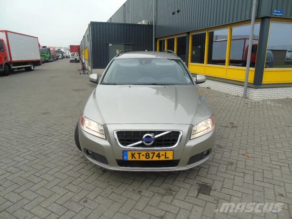 Volvo V70 + manual Automóvel