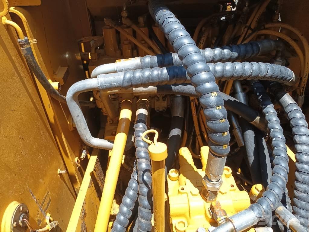 CAT 320 D2 Escavadeiras de esteiras