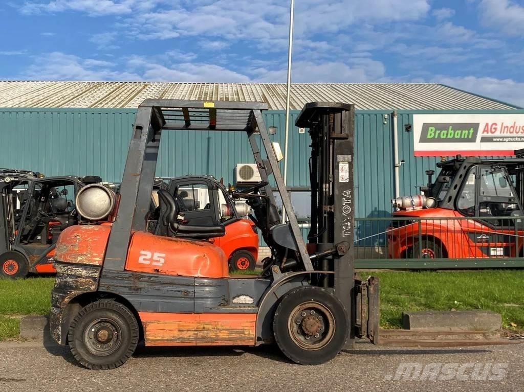 Toyota 42-6FGF25 Empilhadores a gás
