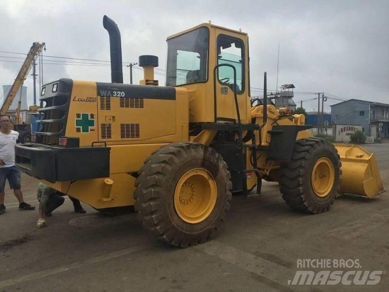 Komatsu WA 320 Retroescavadeiras