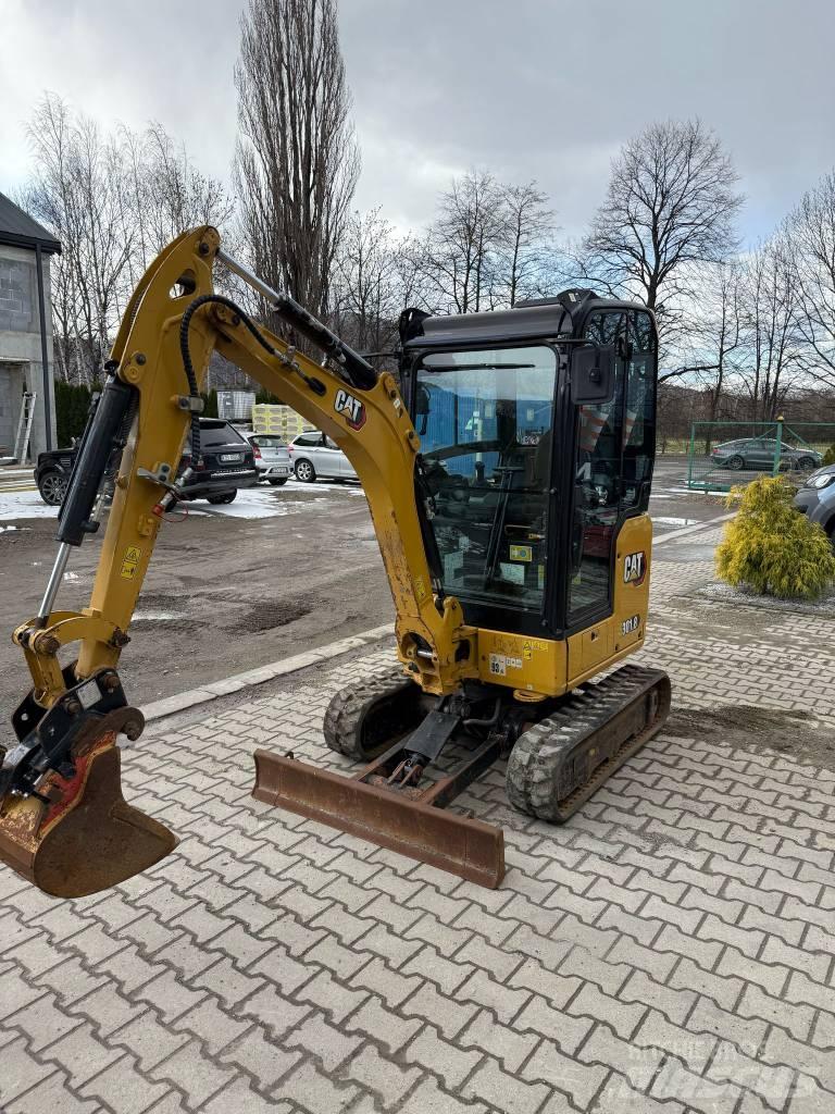 CAT 301.8 Miniescavadeiras