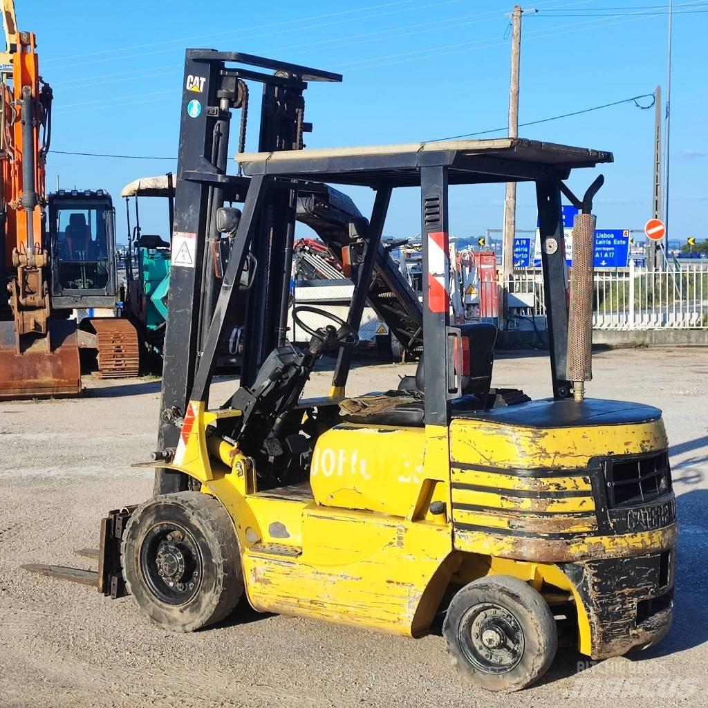 CAT DP 25 Empilhadores Diesel