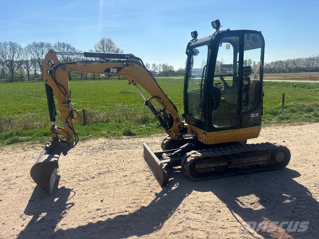 CAT 302.7 D Miniescavadeiras