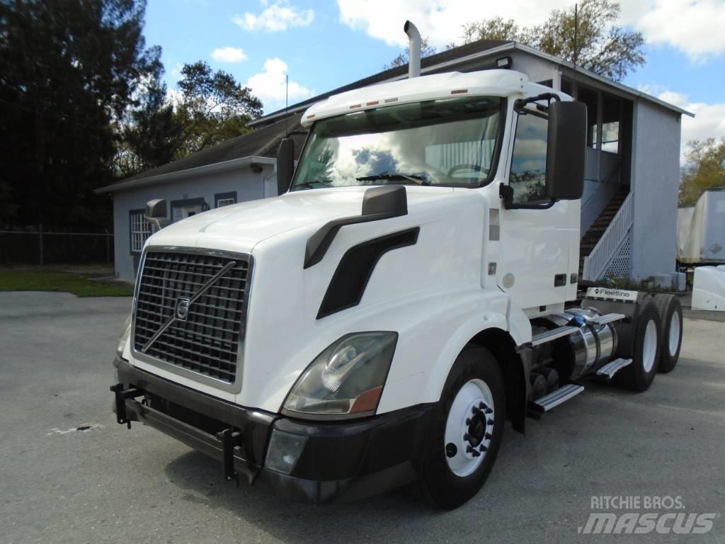 Volvo VNL 64 300 Cavalos Mecânicos