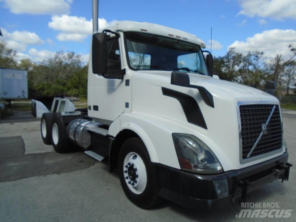 Volvo VNL 64 300 Cavalos Mecânicos