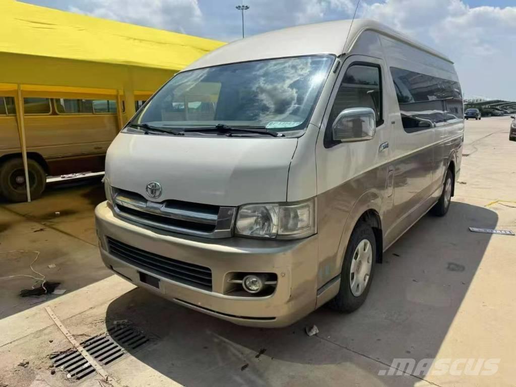 Toyota Hiace Mini bus