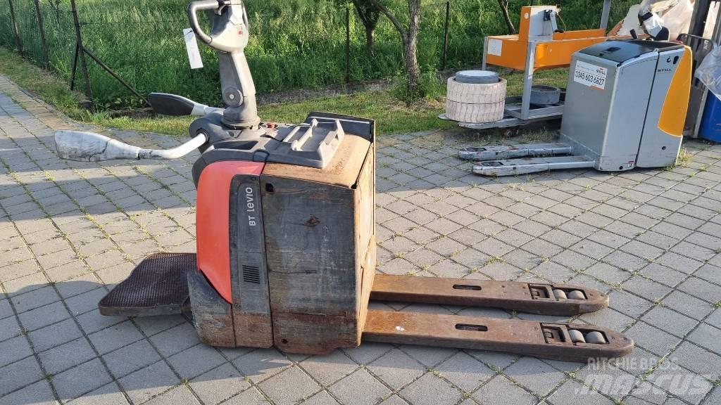 Toyota BT LPE200 Porta-paletes com plataforma