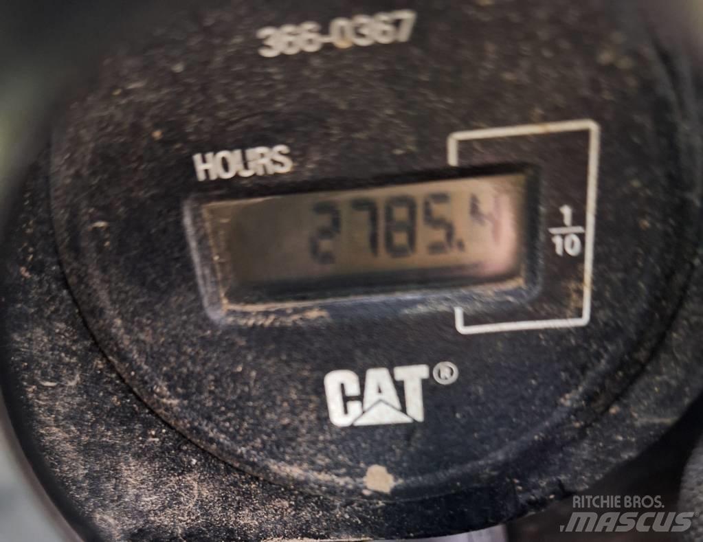 CAT 305 E2 + Powertilt Miniescavadeiras