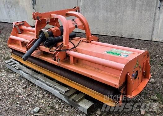 Agrimaster RV 320 Gadanheiras e cortadores de folhas para pastos