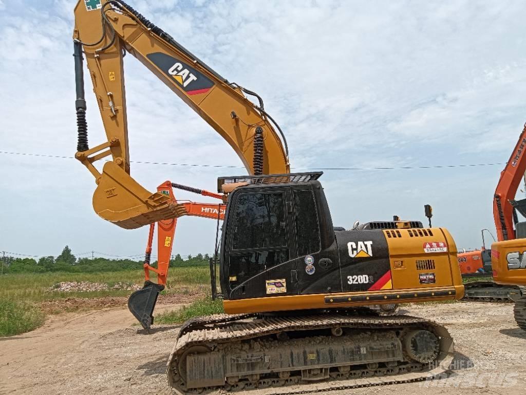 CAT 320D2 Escavadoras Midi 7t - 12t
