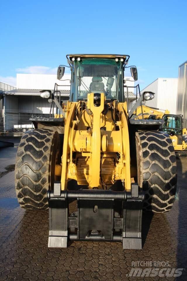 CAT 966M Carregadeiras de rodas
