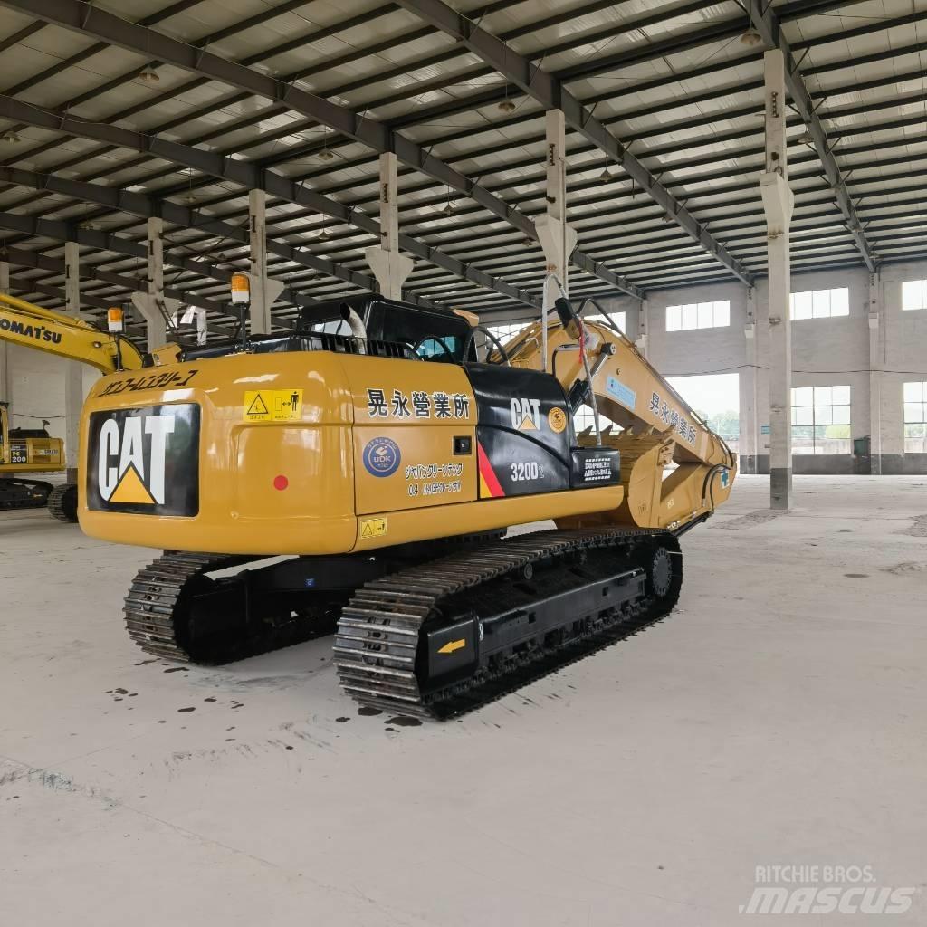 CAT 320 D2 Escavadeiras de esteiras