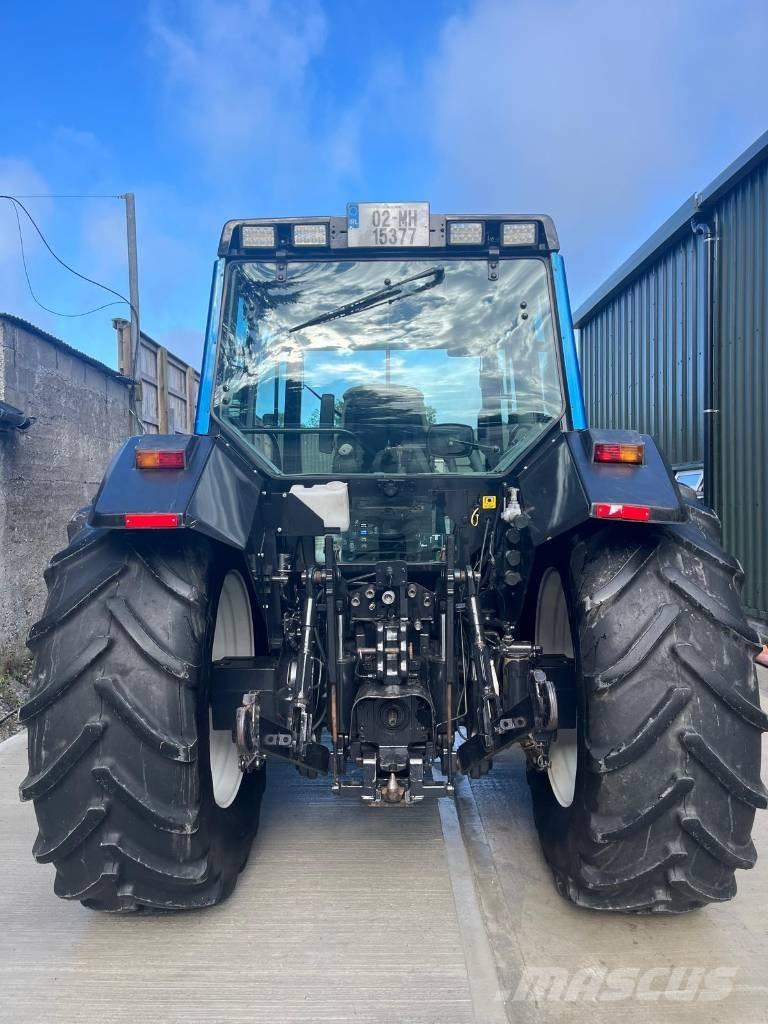 Valtra 8950 HiTech 4 Tratores Agrícolas usados
