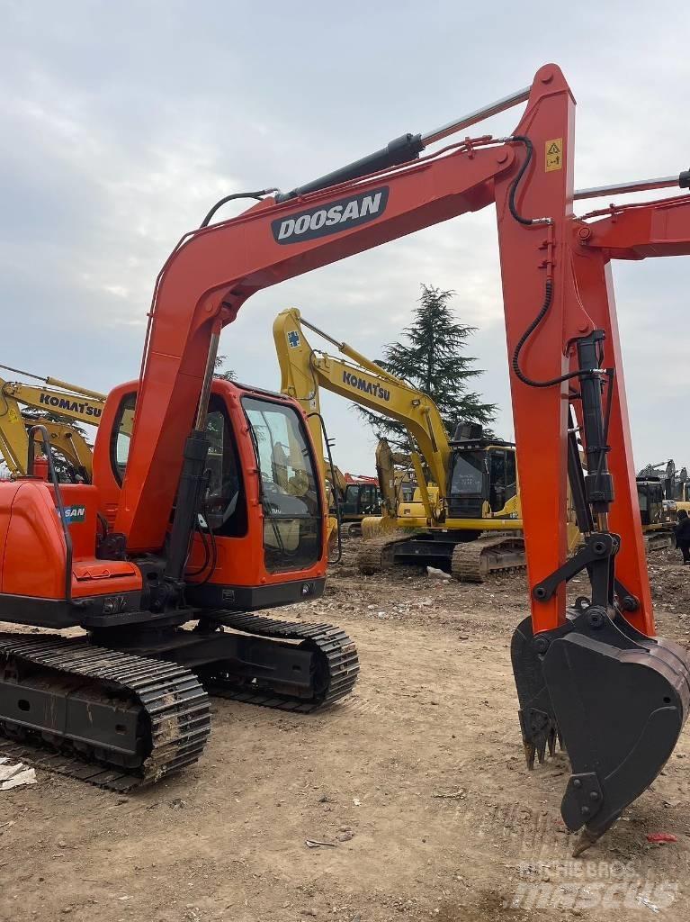 Doosan DX80 Escavadoras Midi 7t - 12t