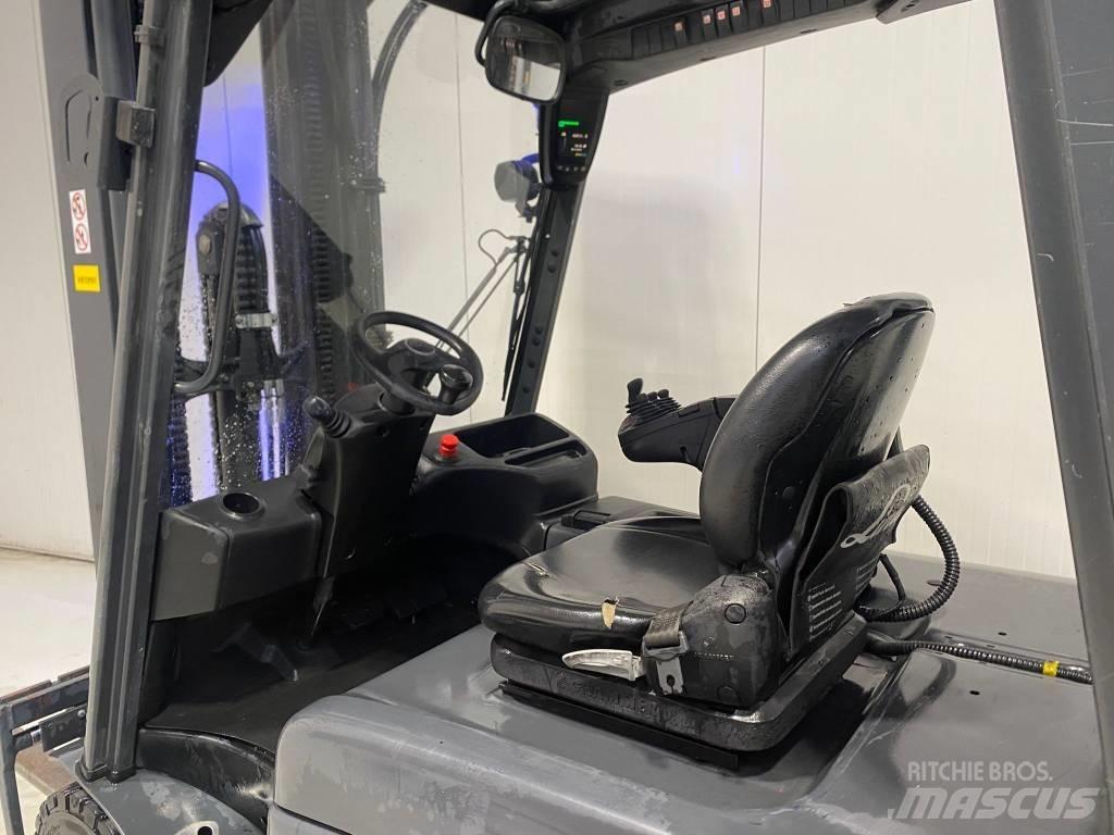 Linde E30L-01 Empilhadores eléctricos