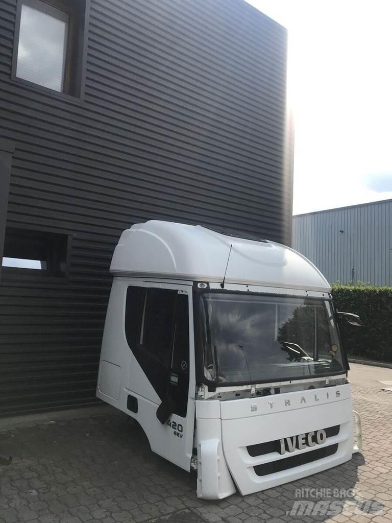Iveco Stralis AT Cabines e interior