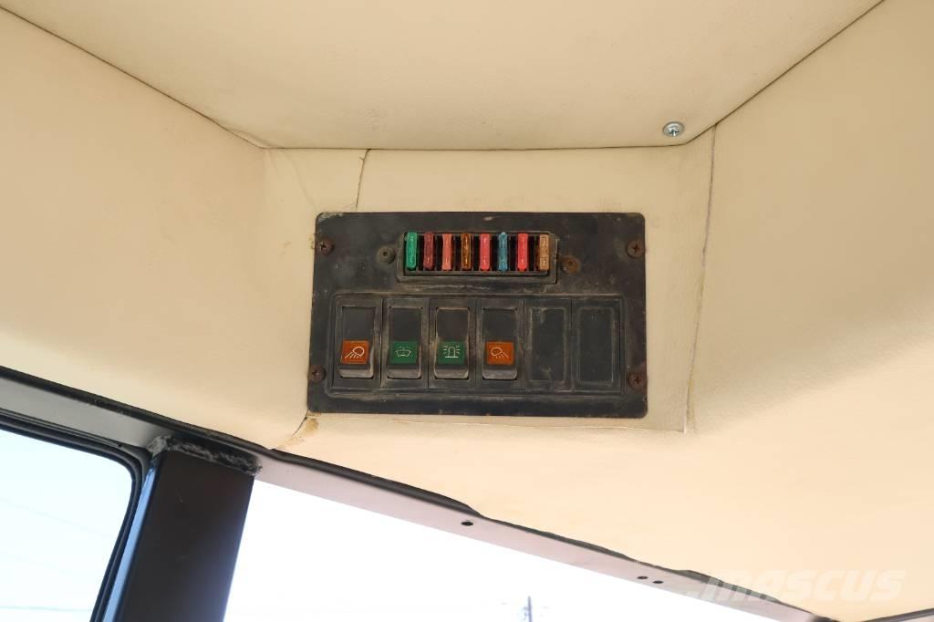 John Deere 5500 STD Tratores Agrícolas usados