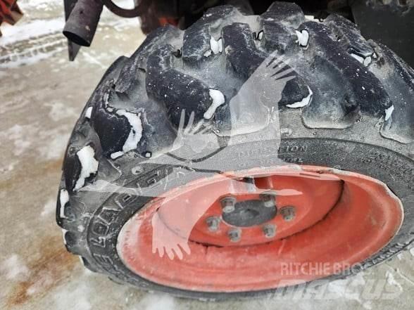 Kubota B26 Retroescavadeiras