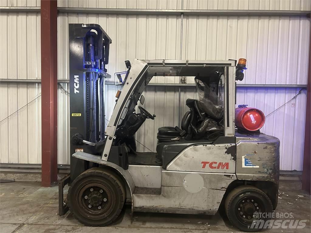 TCM J1F4A40LQ Empilhadores a gás