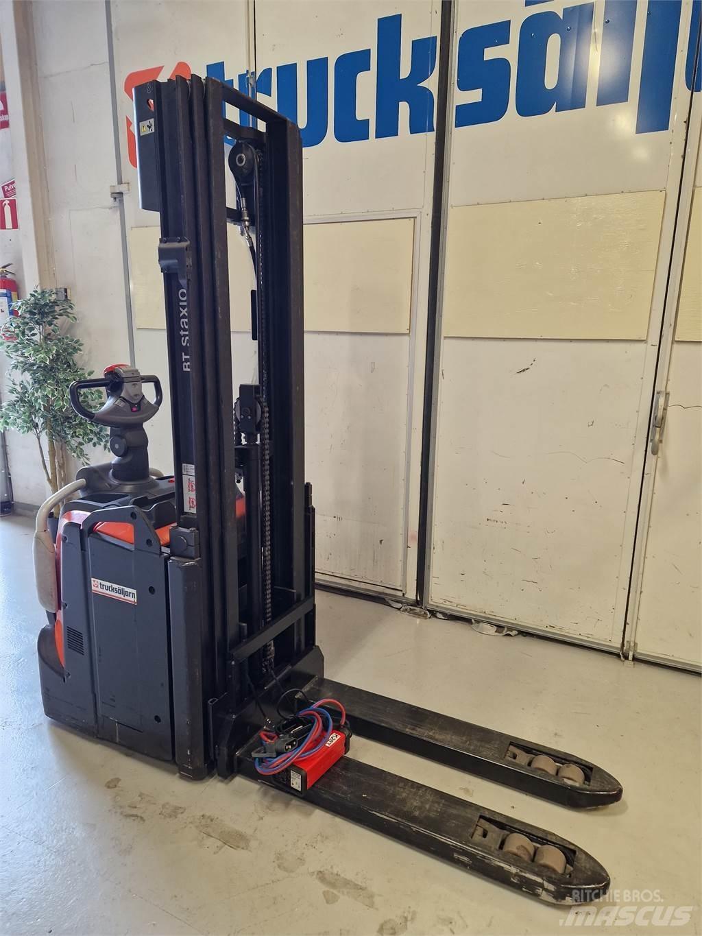 Toyota SPE120L Empilhador para operador externo