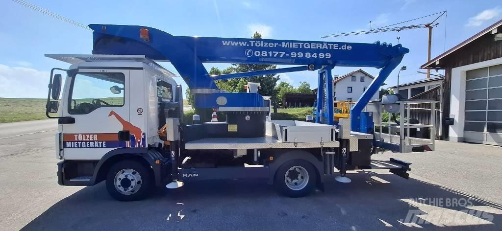 Palfinger P300 KS Plataformas aéreas montadas em camião