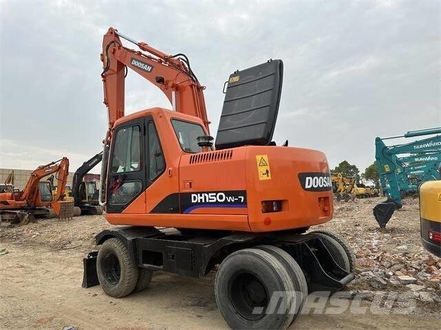 Doosan DH150W Escavadoras de rodas