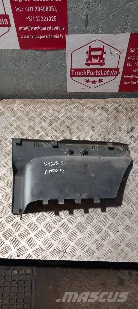 Scania 94 D.   1390074 Cabines e interior