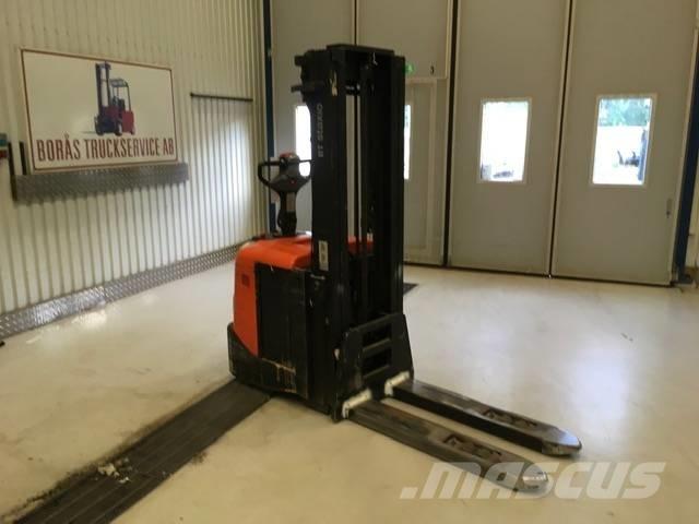 BT SPE 160 L Empilhador para operador externo