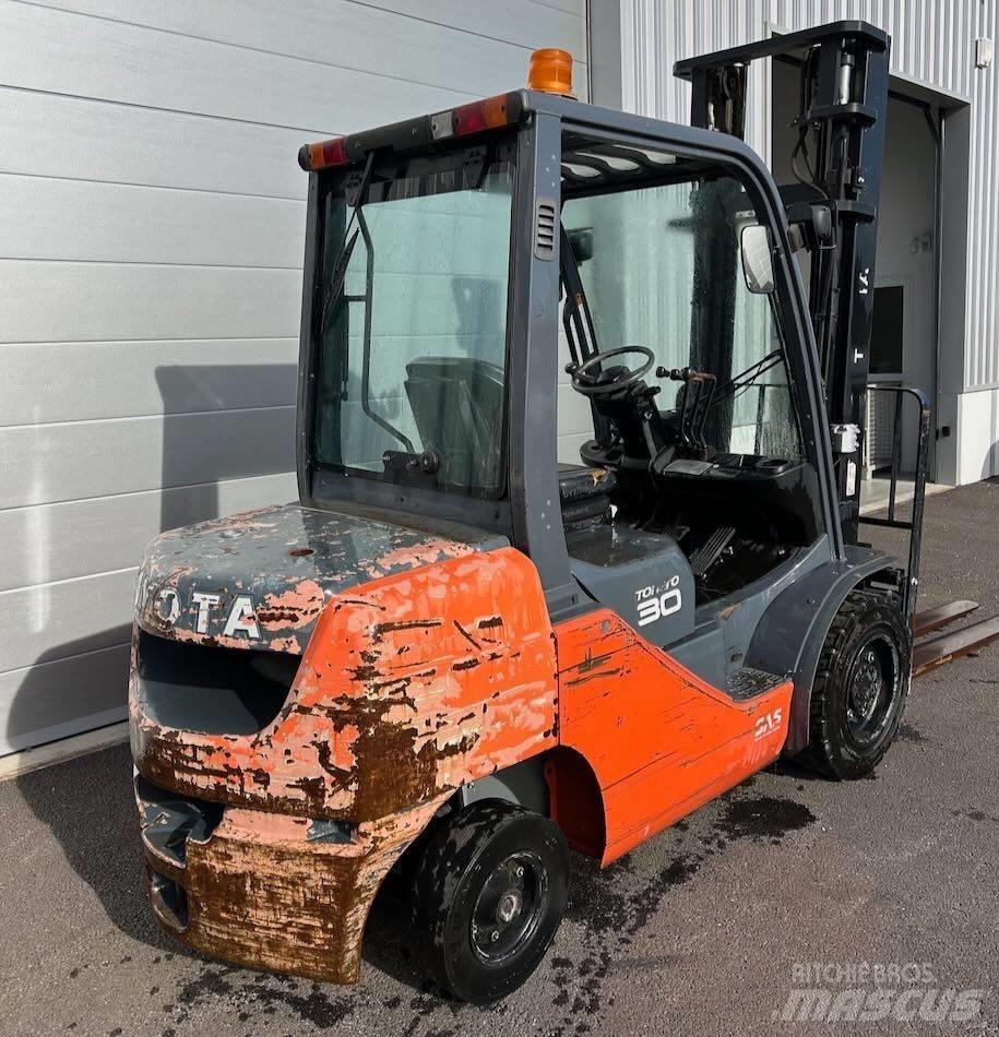 Toyota 8 FDF 30 Empilhadores Diesel