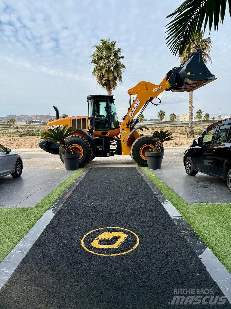 CASE 821 E Carregadeiras de rodas