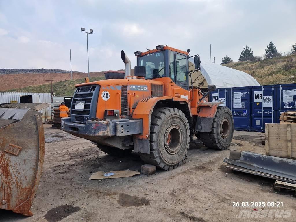 Doosan DL 250 Carregadeiras de rodas