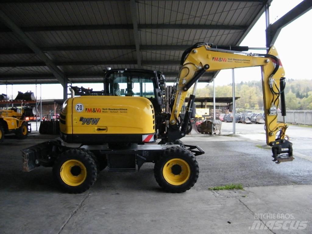 Yanmar B95W Escavadoras de rodas