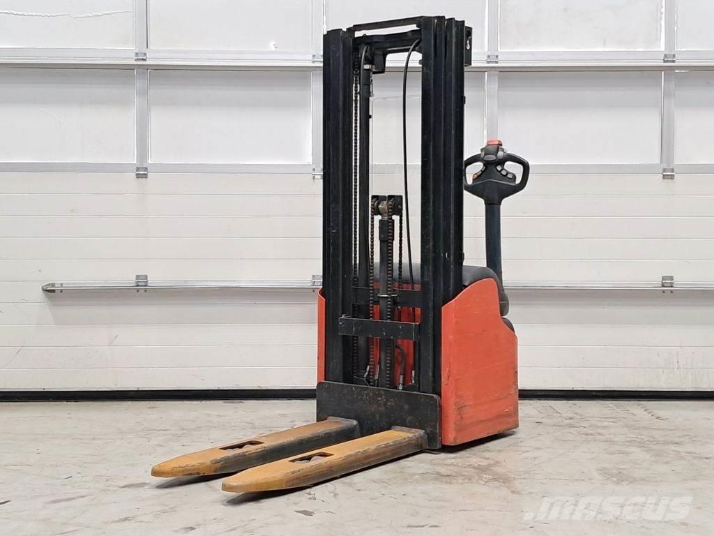 LOC A12TLL42 Empilhador para operador externo