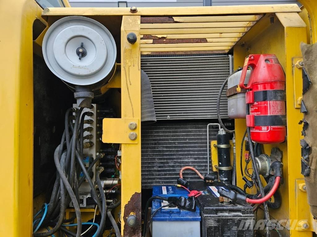 Komatsu PW 130ES-6K Escavadoras de rodas