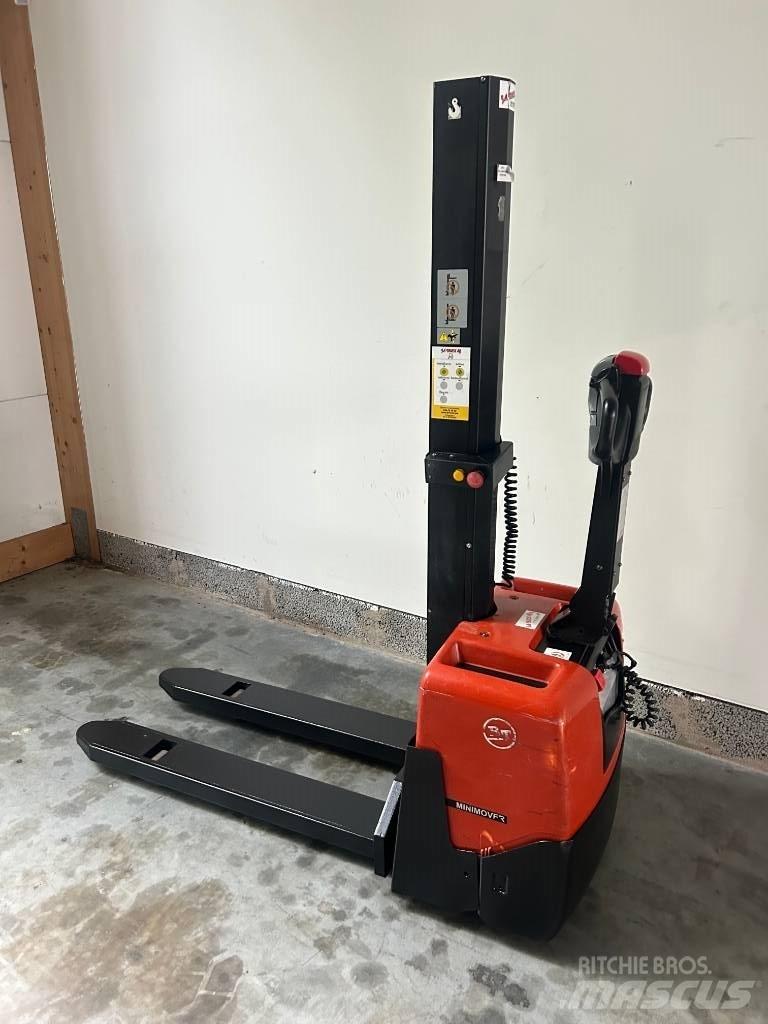 BT HWE 100 Empilhador para operador externo