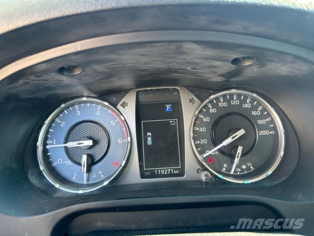 Toyota Hilux Automóvel
