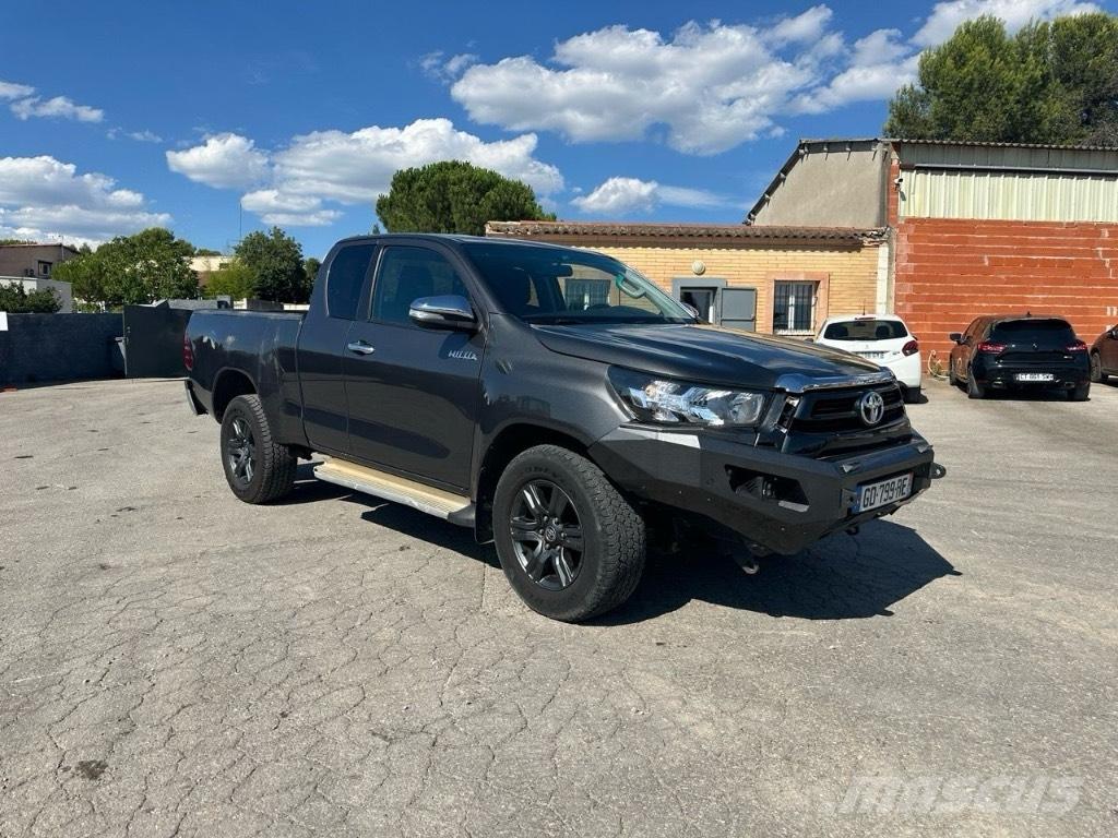Toyota Hilux Automóvel