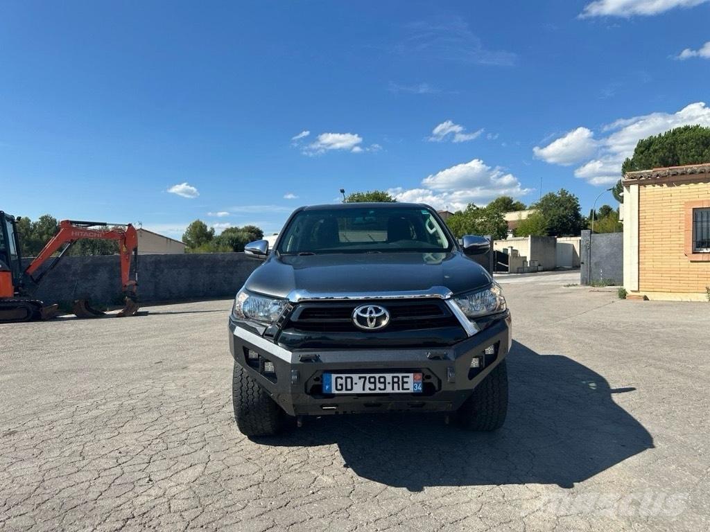 Toyota Hilux Automóvel