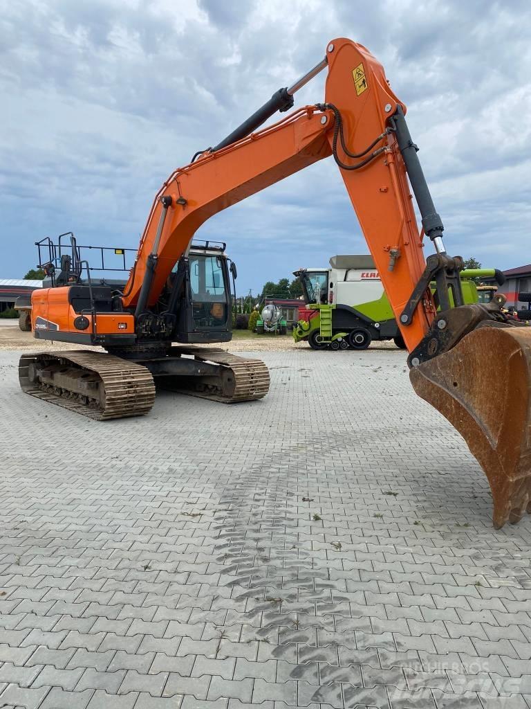 Doosan DX 225 LC Escavadeiras de esteiras