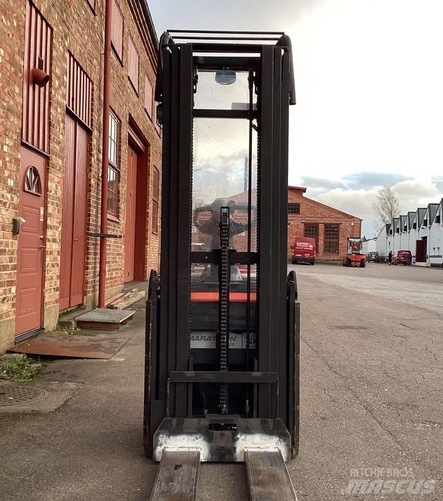 BT SPE 120 L Empilhador para operador externo