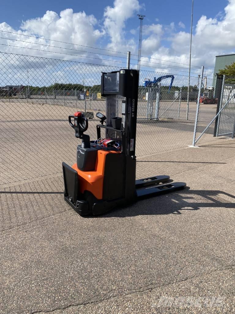 Toyota SWE 120 Empilhador para operador externo